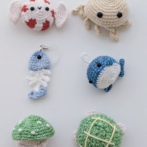 Handmade Crochet Small Pet Toys Set - Blue, Green, Red